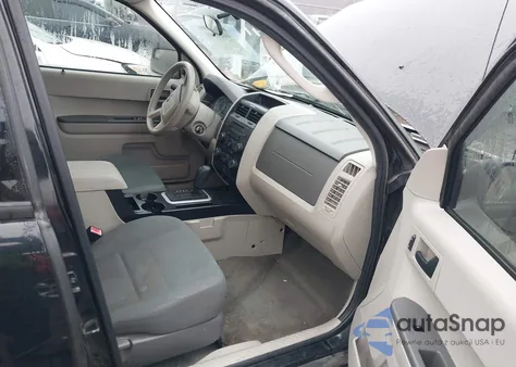 2012 Ford Escape Xls z USA, uszkodzony, nr VIN 1FMCU0C72CKC14230